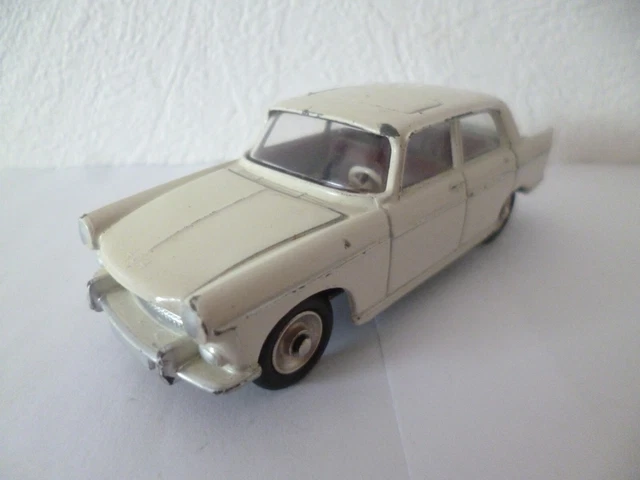 Sympa PEUGEOT 404 beige DINKY TOYS ref 553