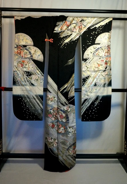 Japanese kimono SILK"FURISODE" long sleeves, Plants ,Gold/Silver, L5'4"..3040