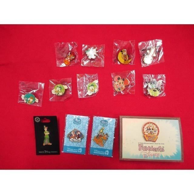 Album De Collection - Plus De 360 Badges Et épingles Vintage Anciens - Occasion