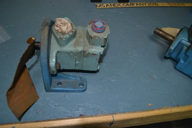 Vickers V10 2P2P 1C20  Displacement Vane Pump Good Used