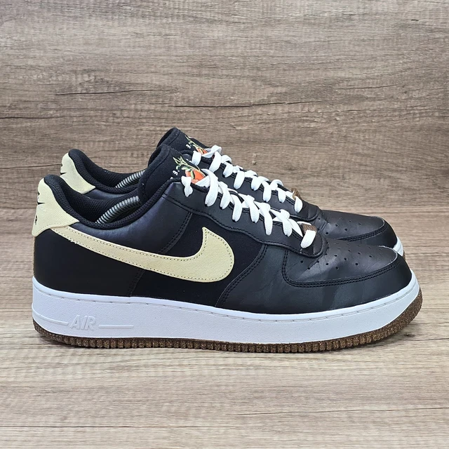 Supreme × Nike SB Dunk Low \