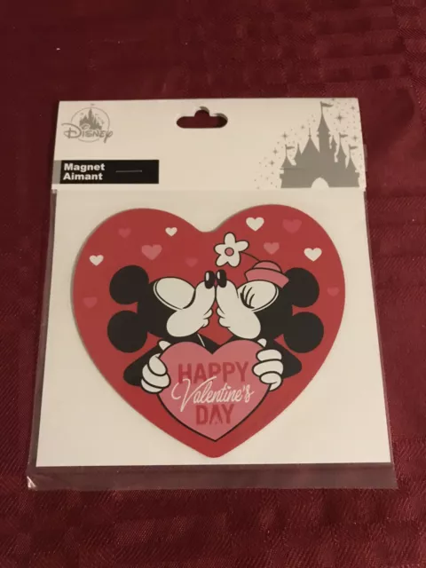 Disney Parks 2021 Valentines Day Magnet NEW KISSING MICKEY & MINNIE MOUSE