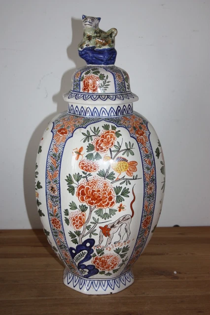 Grand Pot couvert en faïence polychrome de Delft
