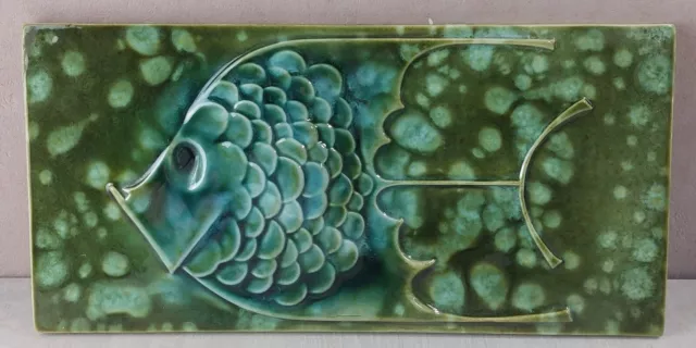 Ancien grand carrelage , décor poisson, en céramique de Sarreguemines