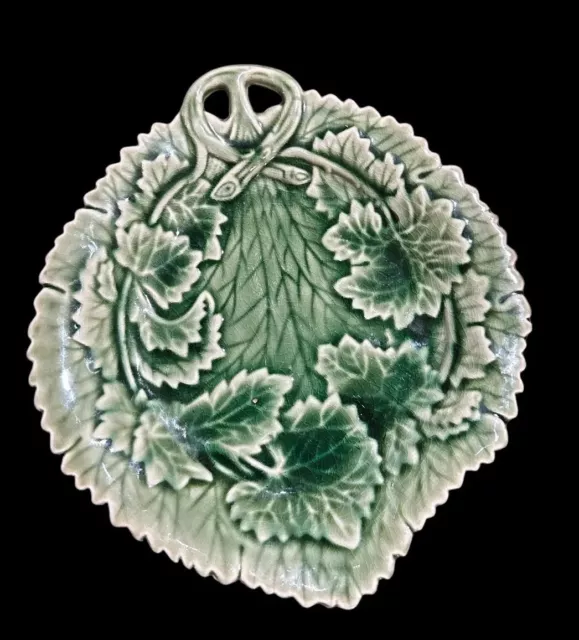 Two’s Company Majolica-style Green Leaf Plate Dish Embossed Design One Single