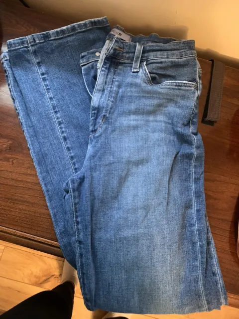Joes Jeans Women’s Renee AMAZING Condition. Medium Wash Straight/wide Leg Size28