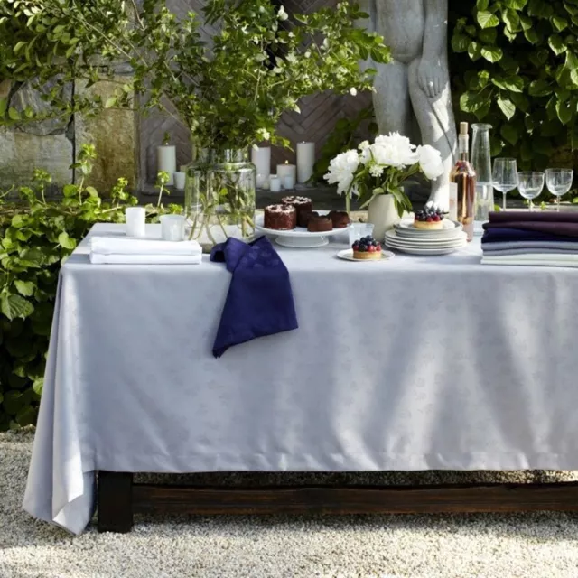 NEW Sferra Chatham Tablecloth White Oyster / Raisin Round Oblong