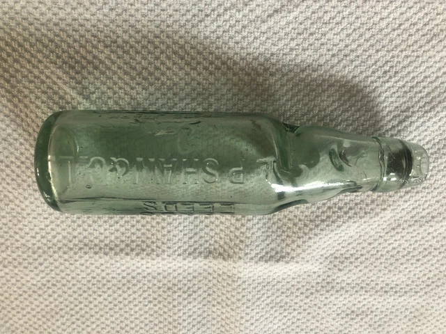 Bottle Vintage E.P.SHAW&CL  Wekefield  And Leeds Lion J W DOBSON Barnsley.antqu