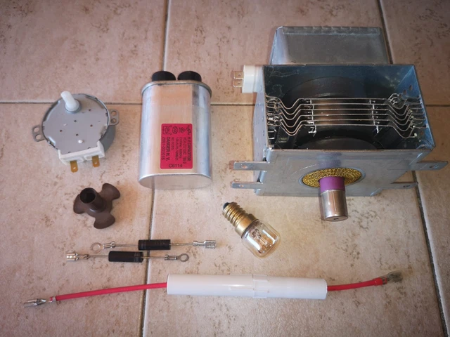 Magnetron Ricambio Per Microonde Galanz M24FB-210A - Metallico, 6 Fori, Compatibile - Foto 5