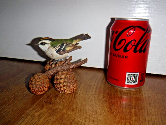 Beautiful Lenox Golden Crowned Kinglet & Pine Cones Figurine ~ Excellent