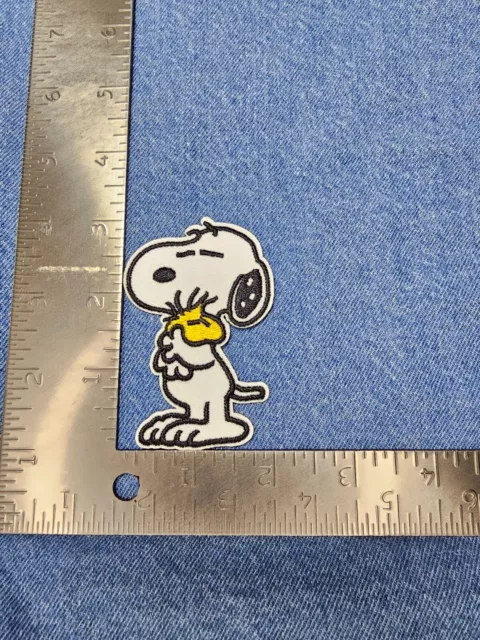 Snoopy Woodstock Hug Peanut Patch Embroidered Embroidery Iron On / Sew on