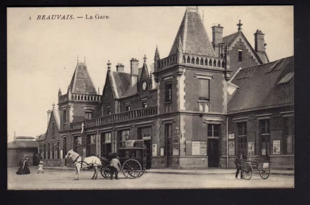 BEAUVAIS oise CPA 60 la gare  attelage