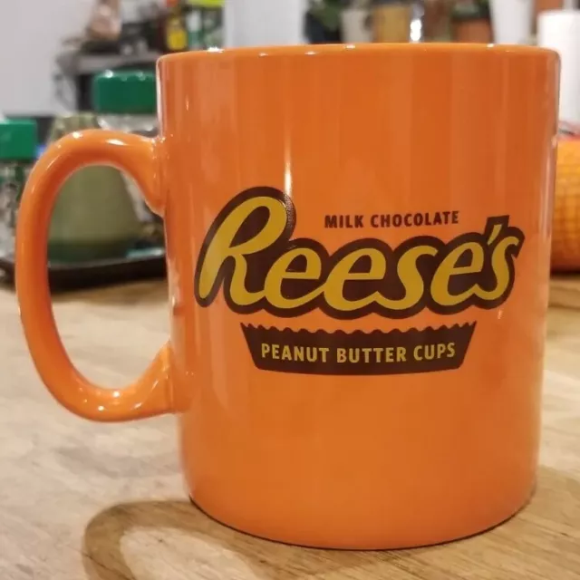 Oversized GIANT Reeses Peanut Butter Cup 32oz Orange Ceramic Mug Perfect NWOT!