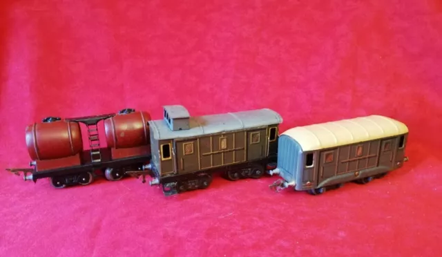 Trois wagons de la marque JEP