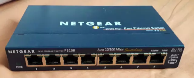 NetGear FS108 8-Port Ethernet-switch 2