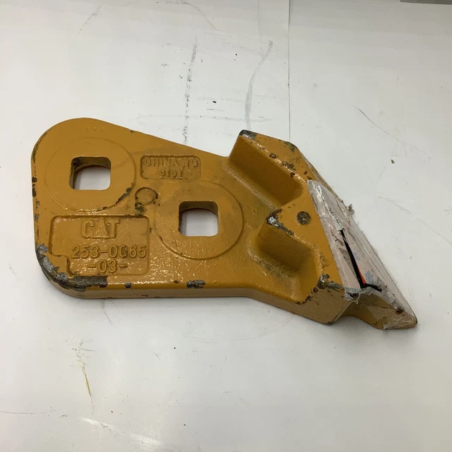 Bolt-on Bucket Corner Protector- 253-0065 -Fits CAT 966/972 Buckets