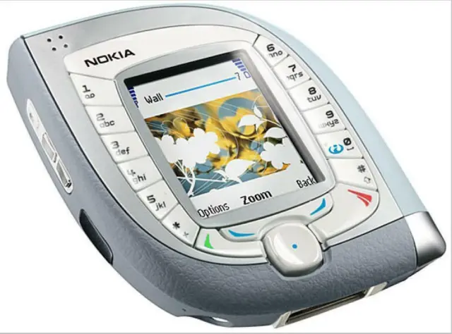 Original Nokia 7600 GSM 2G 900 / 1800 3G UMTS 2100 Bluetooth 2.0" 0.3MP Phone