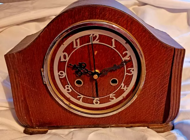 Vintage Art Deco wooden cased - wind up clock converted to a quartz movement. 2