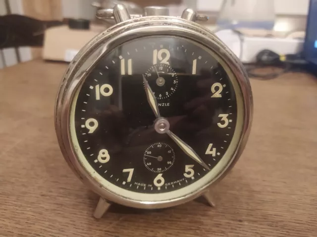 * OROLOGIO SVEGLIA KIENZLE ANTICO MECCANICO ACCIAIO DA TAVOLO GERMANIA 40s
