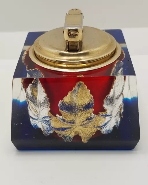 VINTAGE RETRO KITSCH COLIBRI MONOGAS LUCITE GAS TABLE LIGHTER RED AND BLUE c70s