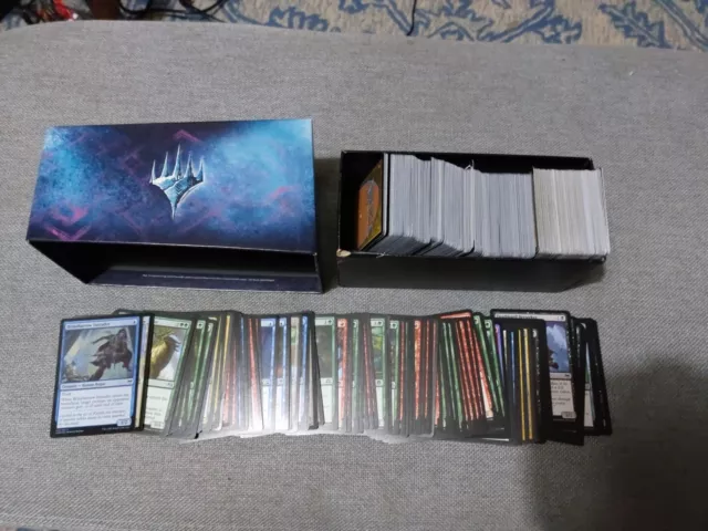 Magic the Gathering MTG bundle Box With Approx 500 Cards.