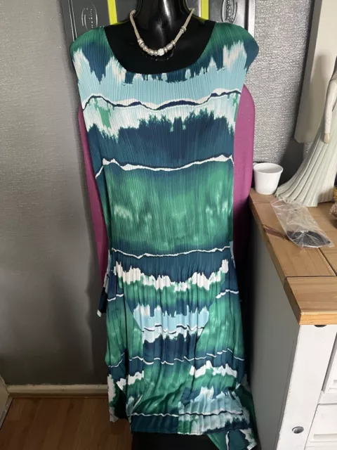 Klass Lovely Long Dress Size L