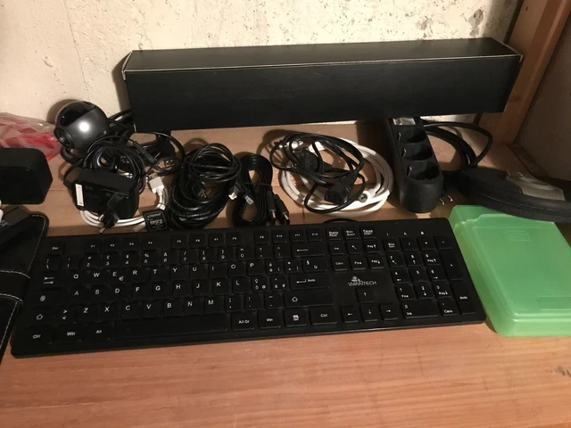 Lotto accessori TV PC webcam USB cavi HDMI CD box telecomando adattatori