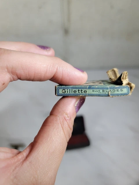 Vintage 1930's Gillette NEW GOODWILL DE Safety Razor  Clean! 6