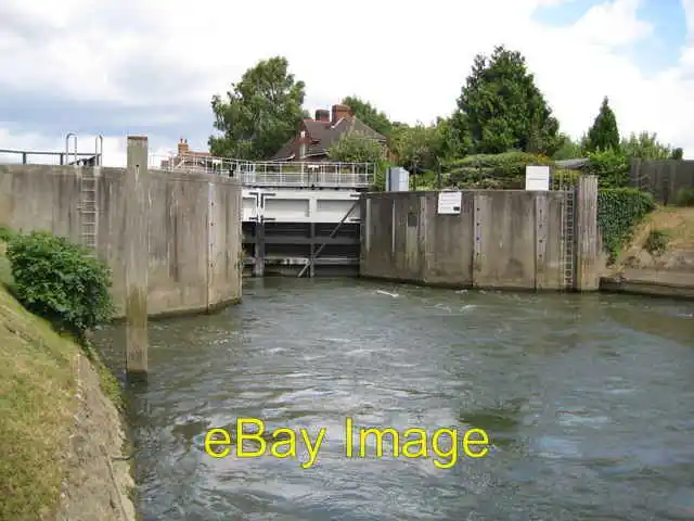Photo 6x4 River Thames: Old Windsor Lock Beaumont/SU9973 These are the d c2008