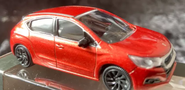 Voiture collection Citroën DS 4 2015 NOREV échelle 1:64 en coffret NEUVE orange