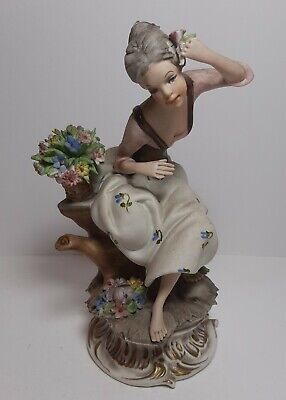 YY28 STATUA FIGURA DONNA CONTADINA FRUTTIVENDOLA PORCELLANA CAPODIMONTE ITALY 