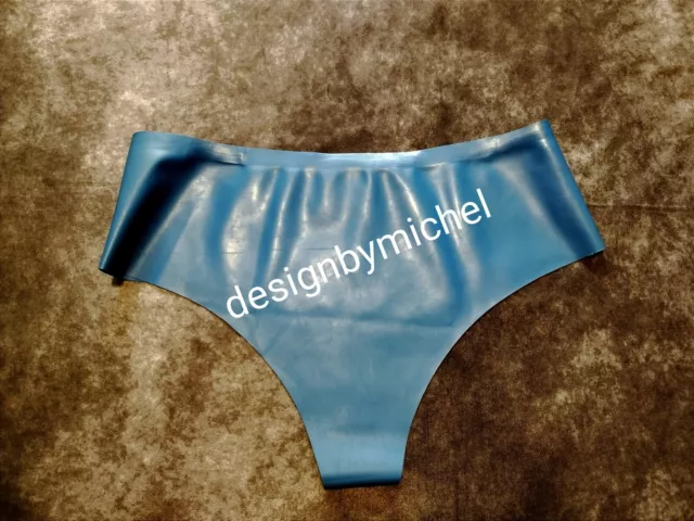 Figurbetonter sexy Latex-Slip L-XL Hellblau Chloriert