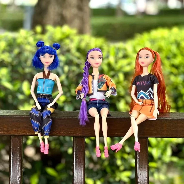 3 FIGURINES RUMI Zoey Mira k-pop Demon hunters sans boite ~ 20 cm EUR 45,90 - FR