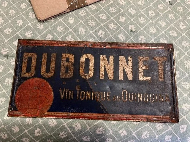 Les publicités murales peintes et les affiches Dubonnet