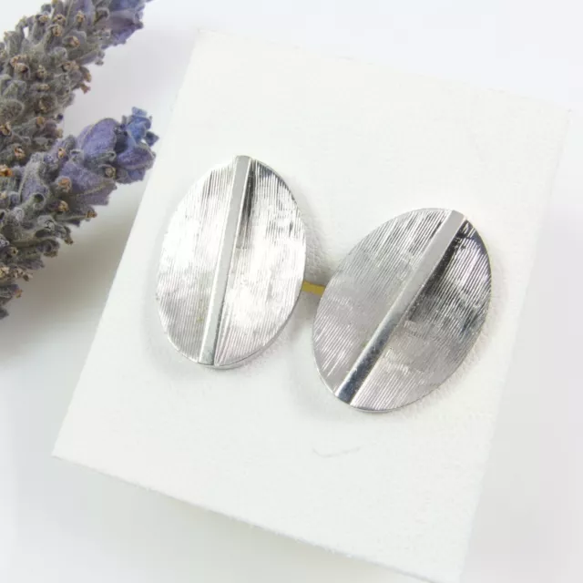 Nice Pair of CUFFLINKS Oval shape Shiny Textured Silver tone metal