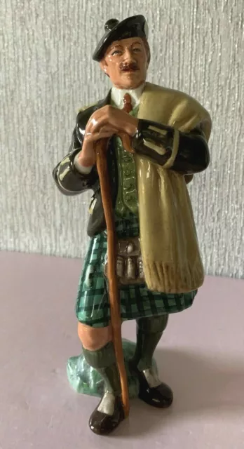 ROYAL DOULTON CHINA MAN FIGURE THE SCOTTISH LAIRD MODEL No. HN 2361 PERFECT