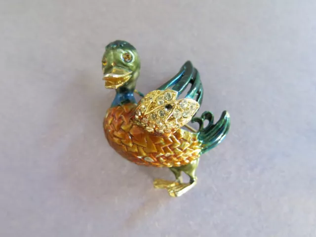 Rhinestone Enamel Duck Brooch in Gold Tone Metal [1699]