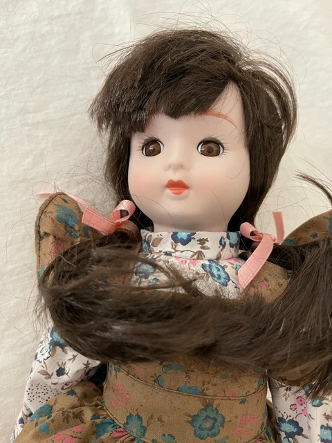 PORCELAIN MUSICAL DOLL by Heritage 14"