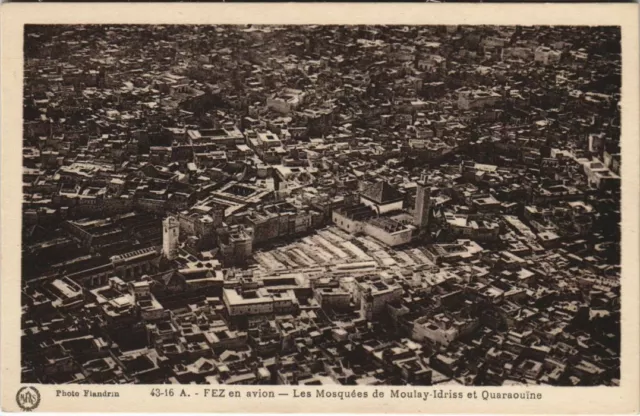 CPA AK MAROC FEZ en avion Les Mosquées de MOULAY-IDRISS et Quaraouine (37783)