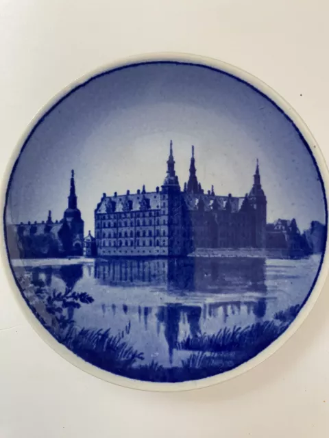 Royal Copenhagen Mini Plate Frederiksborg Slot (Castle) 6-2010 Denmark 3.25”