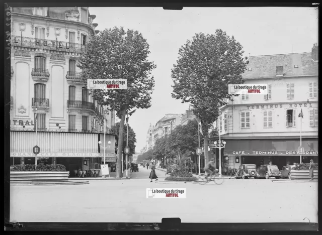 Plate Glass Photo Antique Negative Black and White 5 1/8x7 1/8in Vichy Hotel