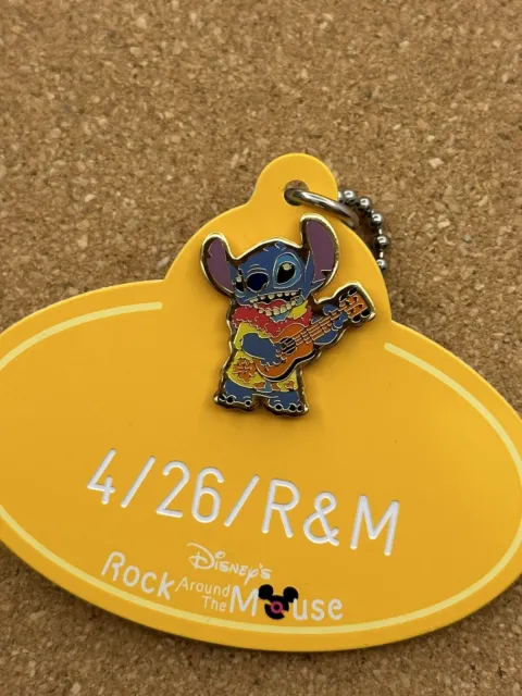 Disney pin #63100 Japan Tokyo Disneyland TDL TDR Stitch Name Tag with Pin VHTF