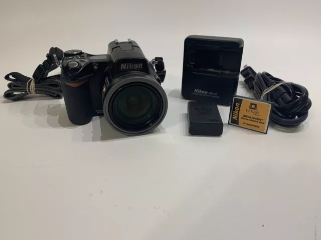 Working Nikon Coolpix E8800 VR 8MP Digital Camera - Bundle Working Nikon Coolpix E8800 VR 8MP Digital Camera - Bundle