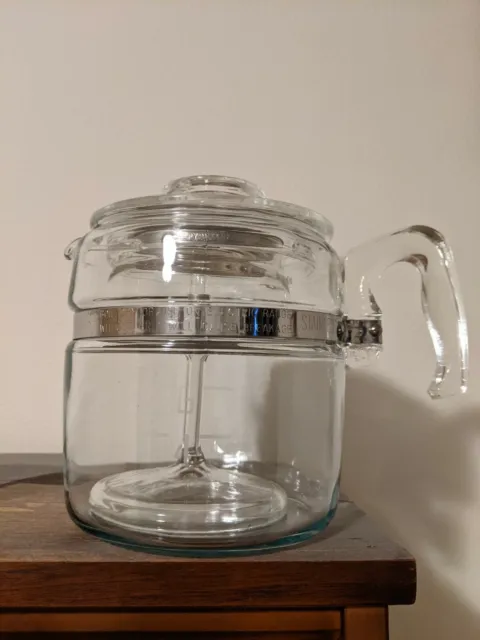 https://www.picclickimg.com/DQQAAOSwl7Fgmrr9/Vintage-Pyrex-Glass-Coffee-Pot-4-6-Cup-Flameware.webp