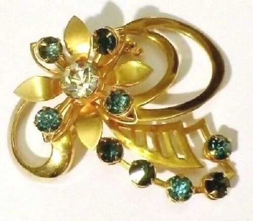 Broche Vintage Ronde Ajourée Avec Cristaux émeraude - Couleur Or Poli, Occasion