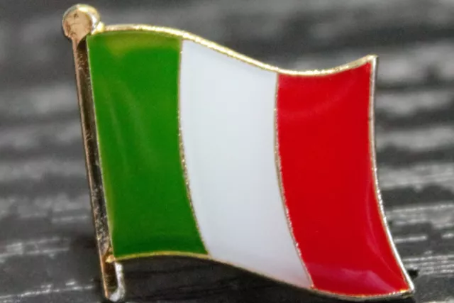 ITALY Italian Metal Flag Lapel Pin Badge *NEW*MIX & MATCH BUY 3 GET 2 FREE!