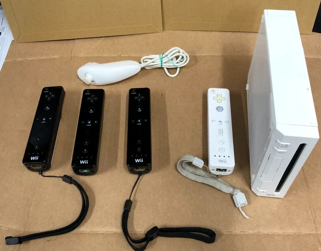 NINTENDO WII CONSOLE white(No Game) with joblot of official remote and