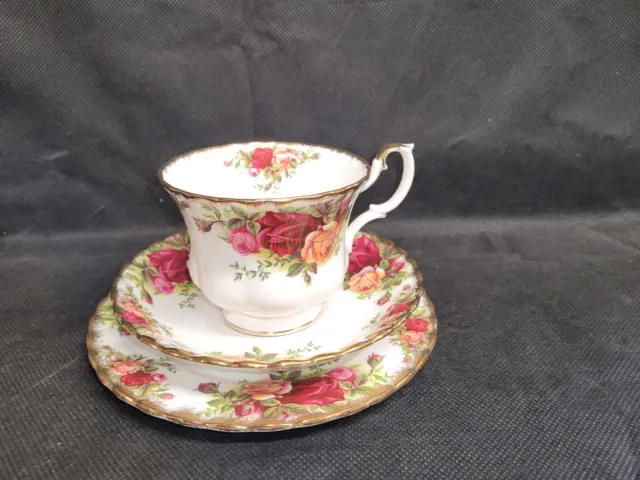 Royal Albert Old Country Roses Teacup, Saucer and side plate trio, pre 62
