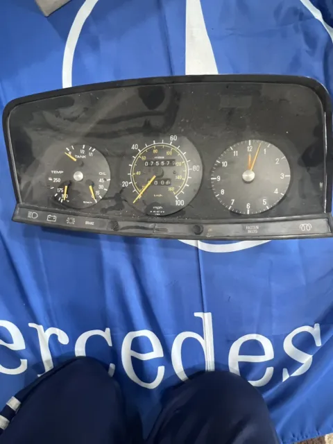 Mercedes-Benz W123 240D Dash Speedometer Instrument Cluster Gauges 87 001 050