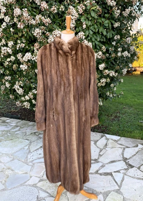 Veste mi-longue en véritable fourrure de vison Sprung Frères Taille L Veste mi-longue en véritable fourrure de vison Sprung Frères Taille L